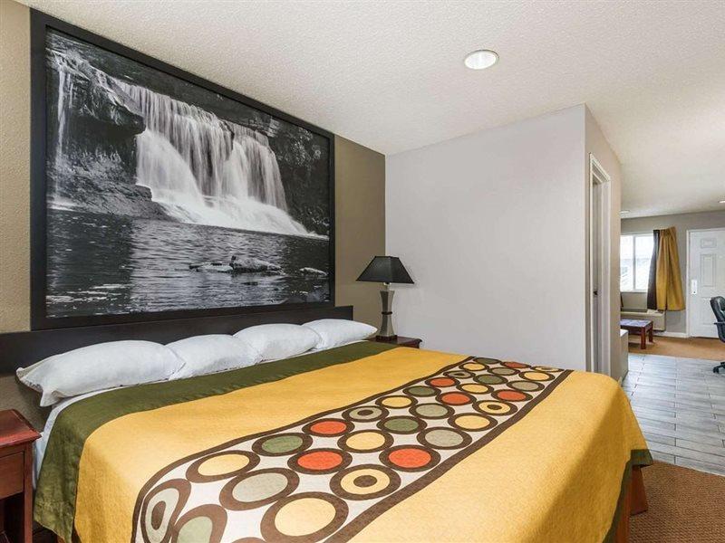 מלון Super 8 By Wyndham Indianapolis/Ne/Castleton Area מראה חיצוני תמונה