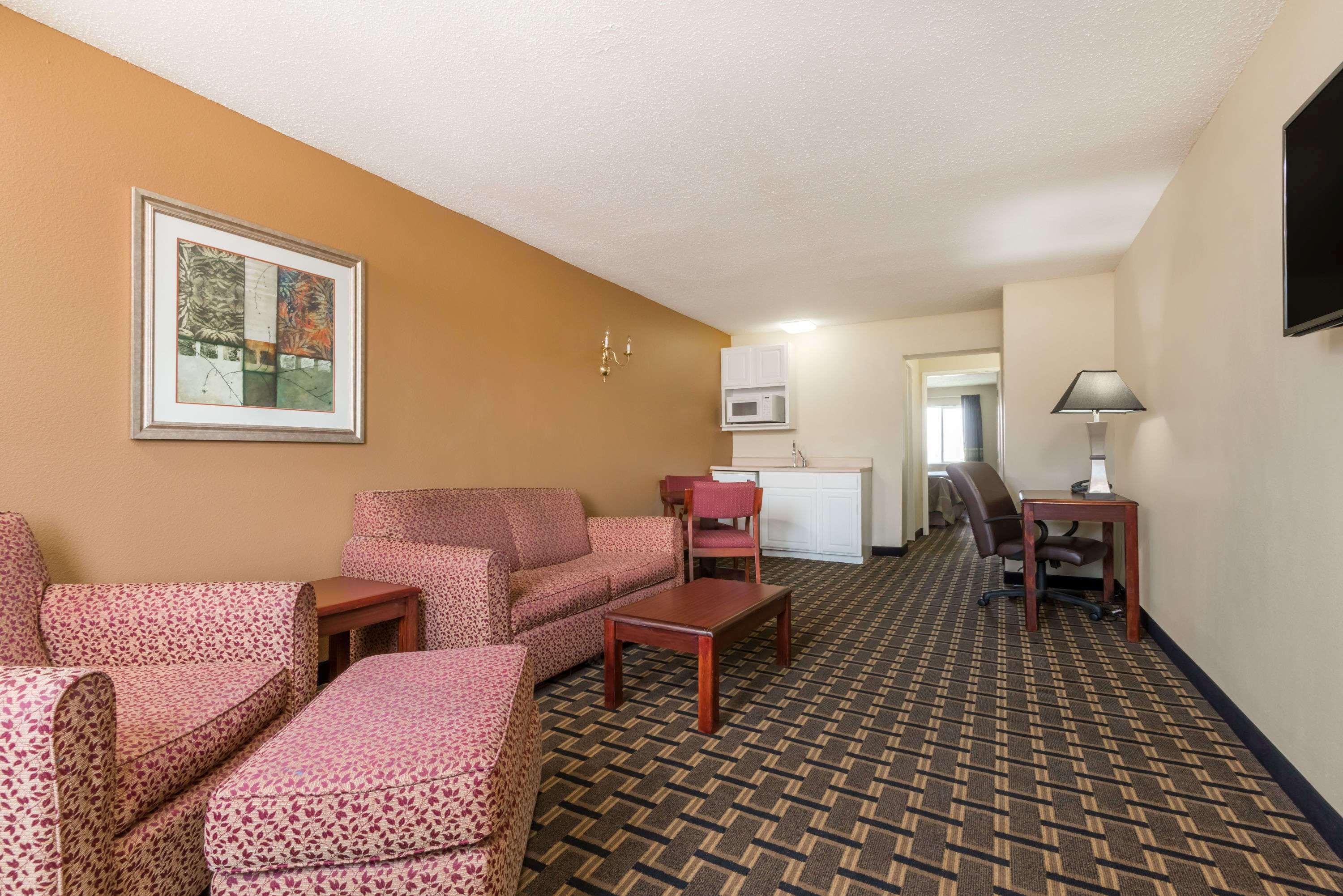 מלון Super 8 By Wyndham Indianapolis/Ne/Castleton Area מראה חיצוני תמונה