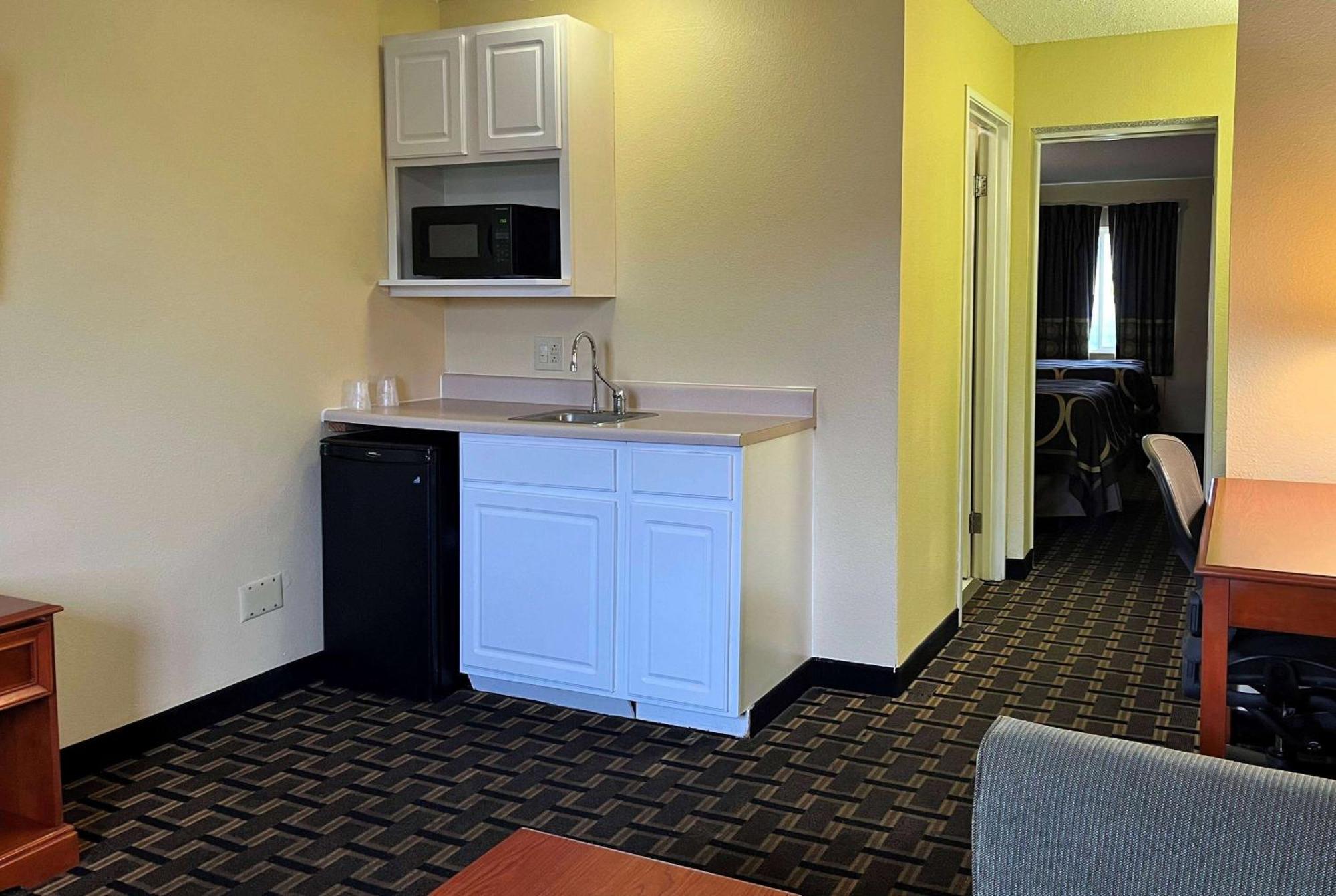 מלון Super 8 By Wyndham Indianapolis/Ne/Castleton Area מראה חיצוני תמונה