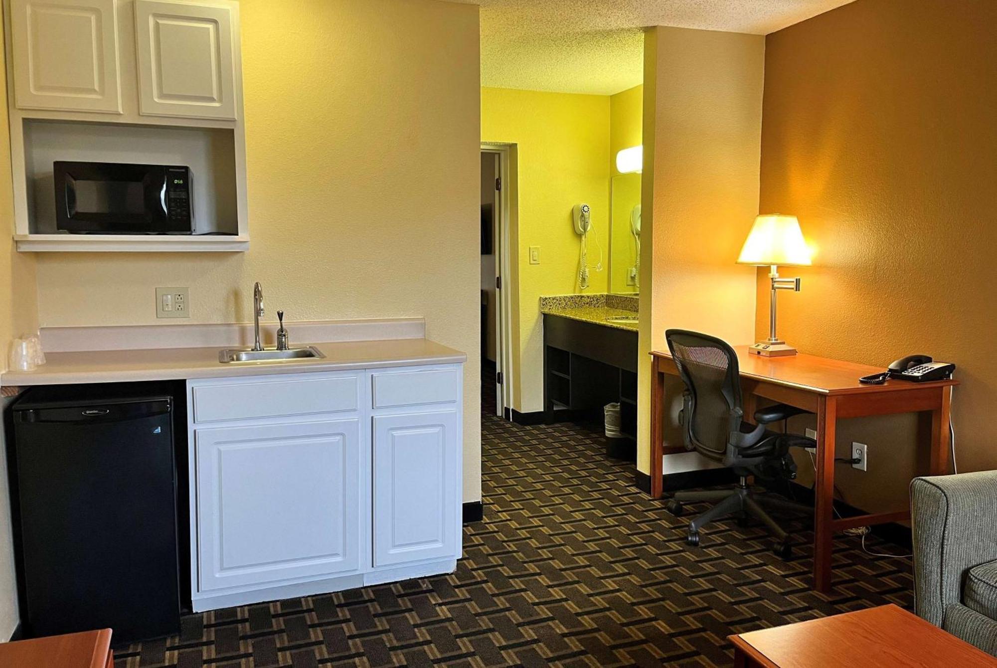 מלון Super 8 By Wyndham Indianapolis/Ne/Castleton Area מראה חיצוני תמונה