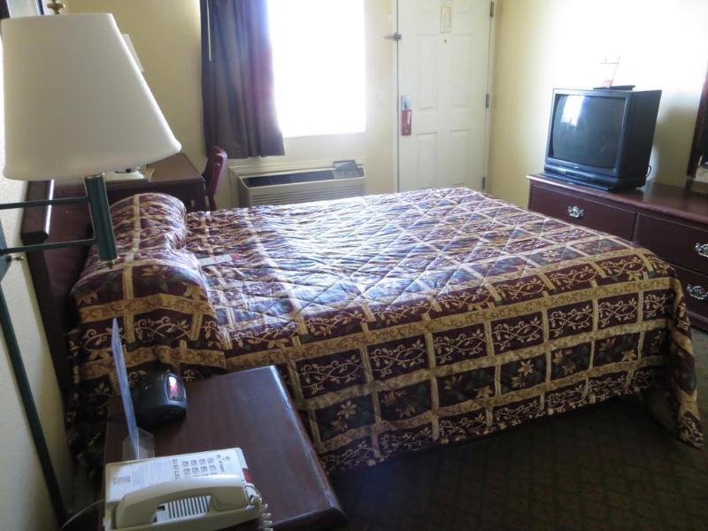 מלון Super 8 By Wyndham Indianapolis/Ne/Castleton Area מראה חיצוני תמונה