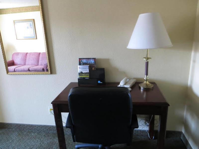 מלון Super 8 By Wyndham Indianapolis/Ne/Castleton Area מראה חיצוני תמונה